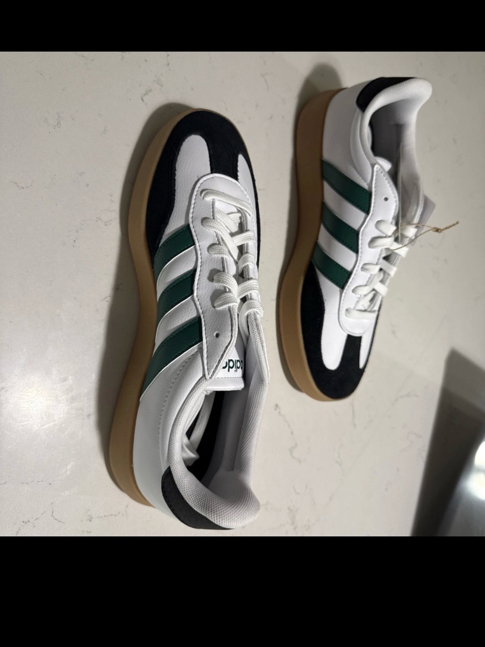 adidas Barreda White Black Gum Sneakers Men 10.5 Women 11.5